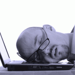 Iedereen is moe, dus waar hebben we het over… (Maar wat zegt jouw moeheid over je stressniveau?) social-media-fatigue-grijs