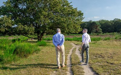 Wandelcoaching voor executives:  fris sparren buiten